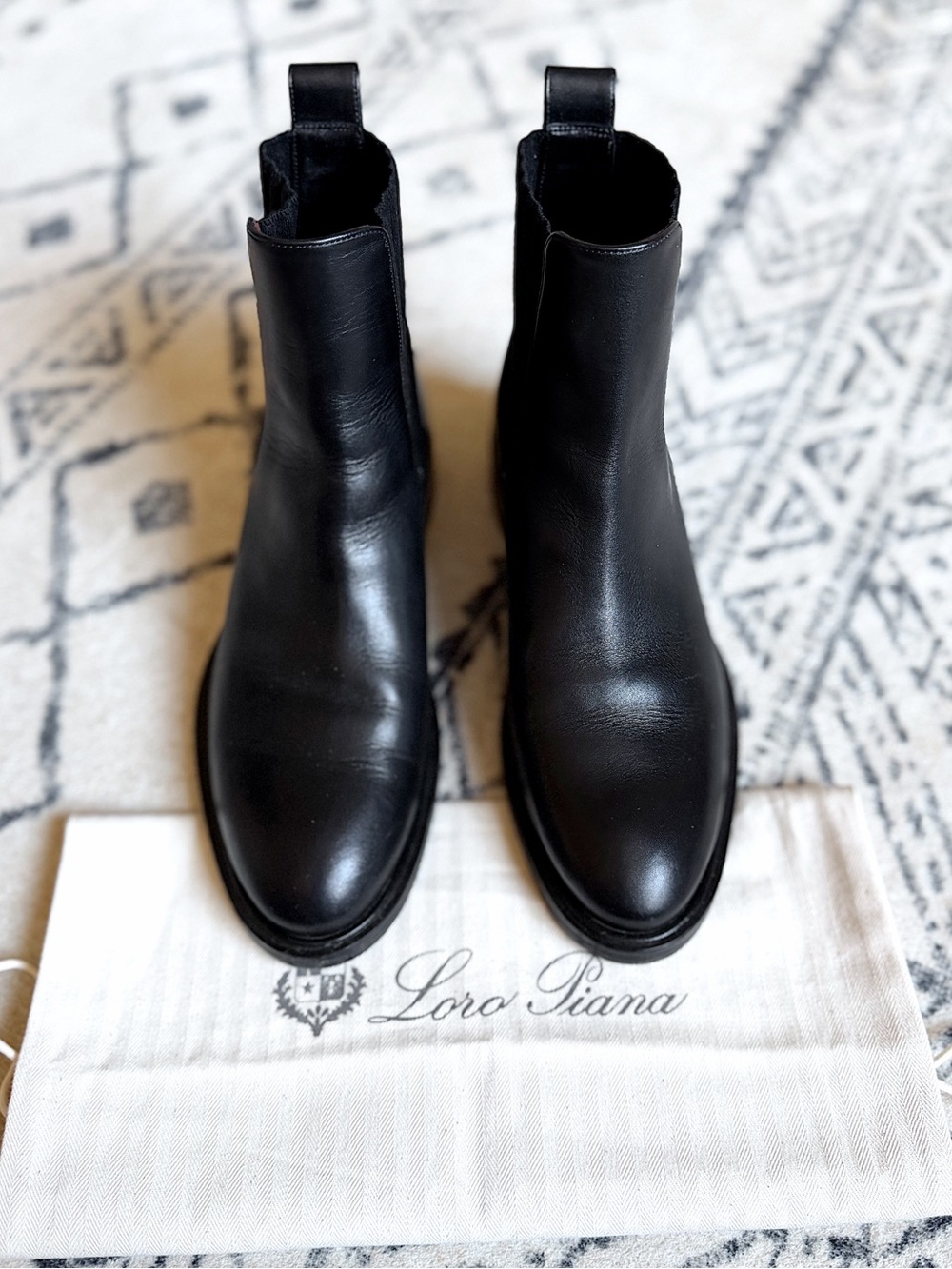 Loro piana auckland chelsea black leather boots 38
